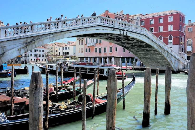 Canal City Adventure - Gondolas, History & Romance