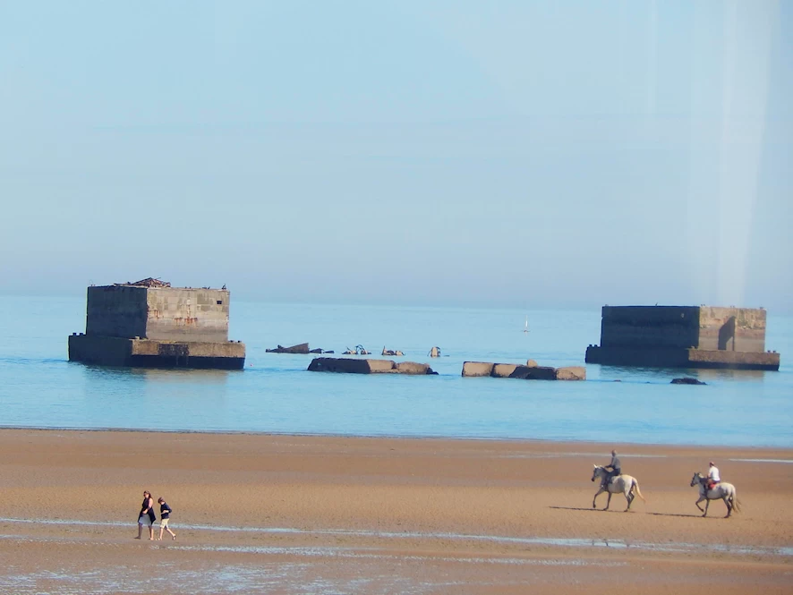 A description and images from a Viking Cruise visit to Arromanches