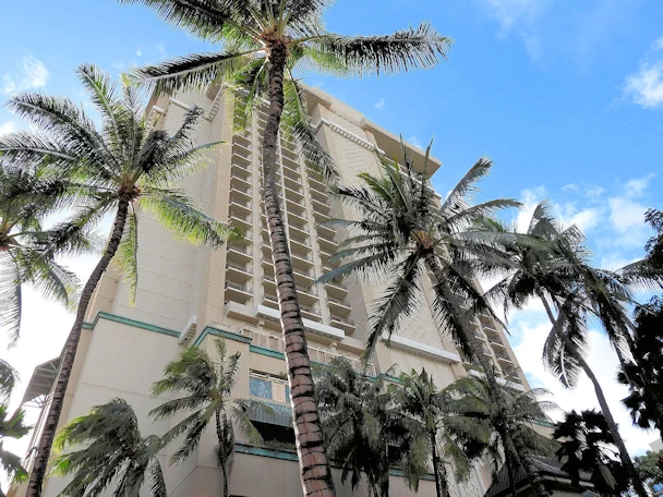 Our review of the Hilton Hawaiian Village, Waikiki’s iconic beachfront resort. Explore details on rooms, dining, amenities, and nearby attractions to help you plan your perfect Hawaiian getaway