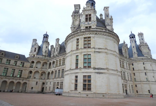 Discover the majestic beauty of Chateau Chambord, the largest Renaissance chateau in the Loire Valley of France. See photos of Chambord 
    and get the tips and information you need to make your visit a successful one.