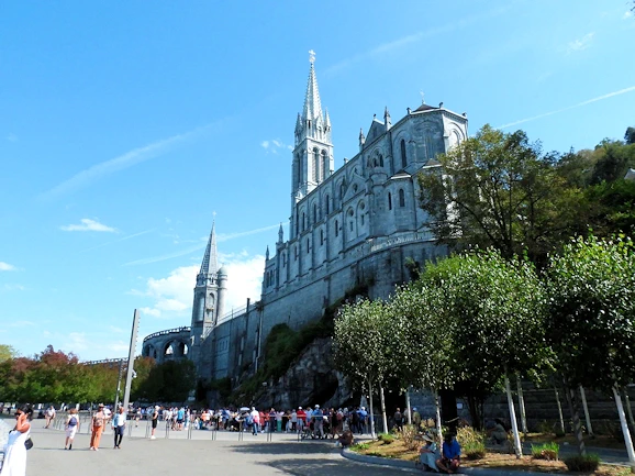 Explore Lourdes, France, a renowned pilgrimage site nestled in the Pyrenees. Discover must-see landmarks and get travel tips for visiting this sacred destination