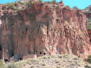 Explore cliff dwellings & hike through ancient history at Bandelier National Monument, NM. Unique multi-story homes & stunning Frijoles Canyon views. Ranger tours, wildlife & Jemez Mt beauty await!