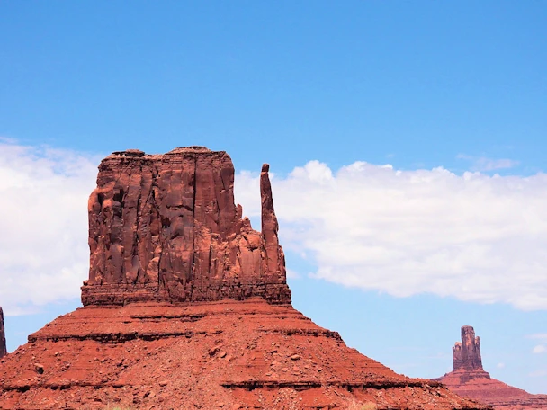 Explore Monument Valley, managed by the Navajo Nation, with an overview of the famous 17-mile drive, and reviews of The View Cabins and other nearby accommodations. Plan your visit with detailed maps, travel tips, and insights into this legendary destination.