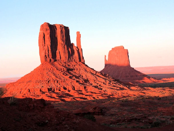 Explore Monument Valley, managed by the Navajo Nation, with an overview of the famous 17-mile drive, and reviews of The View Cabins and other nearby accommodations. Plan your visit with detailed maps, travel tips, and insights into this legendary destination.