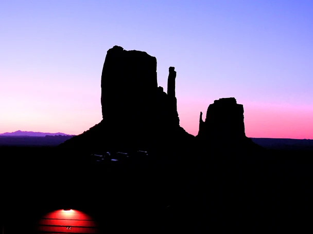 Explore Monument Valley, managed by the Navajo Nation, with an overview of the famous 17-mile drive, and reviews of The View Cabins and other nearby accommodations. Plan your visit with detailed maps, travel tips, and insights into this legendary destination.