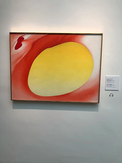 Explore the Georgia O’Keeffe Museum in Santa Fe, showcasing the life and work of the iconic American modernist painter. Plan your visit with our visitor information and insights