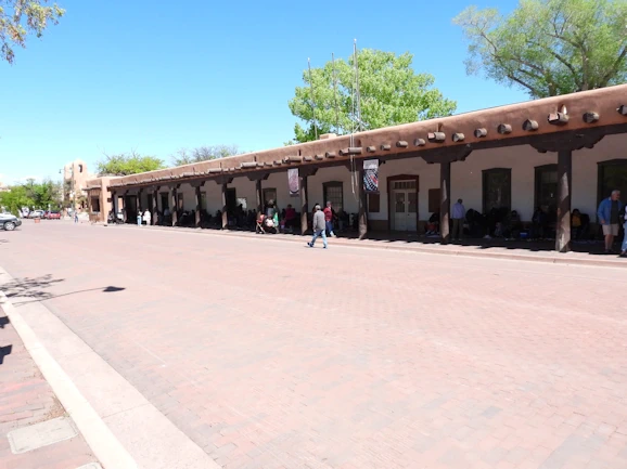 Explore Santa Fe, New Mexico's vibrant arts scene, discover the top attractions and get a detailed 3-day itinerary to make the most of your visit to this beautiful city located in the foothills of the Sangre de Cristo Mountains.